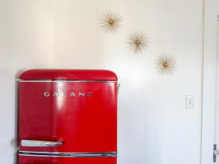 Mid-Century Modern retreat - Visalia - 4