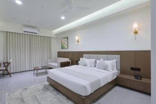 Hotel Elinor - - 2
