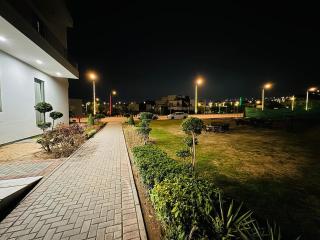2BR w blcny, Park View, Brnd New,Unit 1 - Islamabad - 1