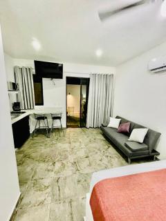 Lavish Studio Wpatio #1 Isla Mujeres Downtown - Isla Mujeres - 5