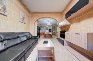 Bright & Spacious Beachside Apartment by SF Homes - Marsaskala - 1