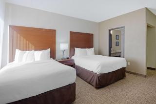 Comfort Inn & Suites - Wichita - 1