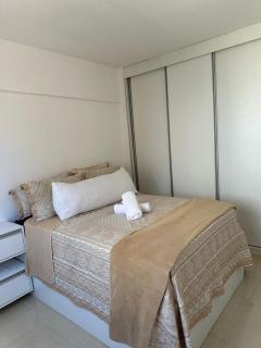 Quarto amplo arejado para mulheres - Recife - 1