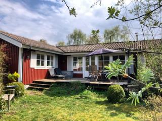 Cozy Cabin in Skäralid Close to Pool and Lake - Ljungbyhed - 0