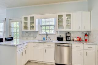 10 Mi to Augusta Georgia Family Home with Yard - 2