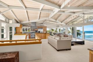 Beachfront Retreat w Ocean Views Bikes Balconies Ocean Haven by Avantstay - 3