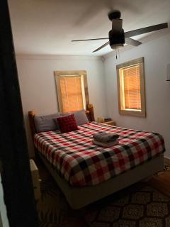 The Cabins at Walnut Grove-minutes from Hunter and Windham - - 2