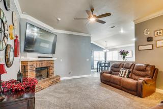 Pool and Fire Pit Family Home in Odessa - Odessa - 9
