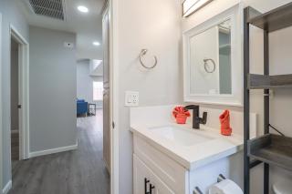 Stylish Simi Valley Corporate Ideal Remote Work with Jacuzzi - Simi Valley - 0