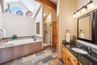 4 Bedroom Townhome Near Snowflake Lift - Walk To Slopes! - 3