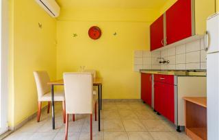 1 Bedroom Nice Apartment In Povljana - Povljana - 8