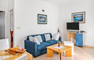 Lovely Apartment In Sibenik With Sauna - Šibenik - 3