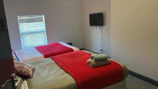 Cozy large sized 4 bedroom flat - Liverpool - 9