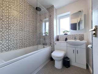 Wolverhampton Stays 4 Bed, 2 Bath, Parking Long Stay Ready - Wednesfield - 9
