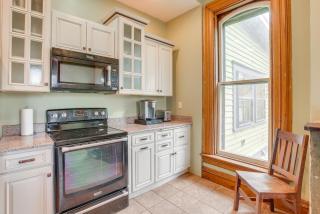Family Home Near Franklin Historic District - 3