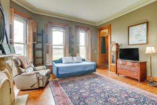 Family Home Near Franklin Historic District - 7