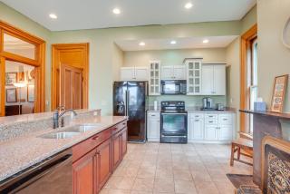 Family Home Near Franklin Historic District - 4