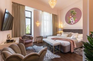 HOLT Old Town Luxury Suites with Balcony - Bucarest - 8