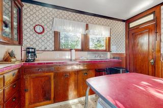 Campton House - Eureka - 2