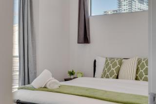 Urban 2BR I Free Parking I King Bed I Workspace - Dallas - 5