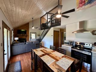 Knockin Boots Cabin Hot Tub Beautiful View - Sevierville - 6