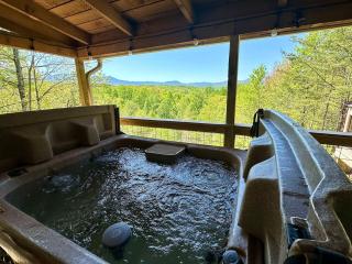 Knockin Boots Cabin Hot Tub Beautiful View - Sevierville - 3