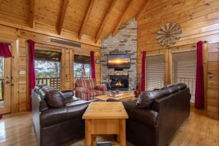 Livin On the Edge Hot Tub Community Pool - Sevierville - 1