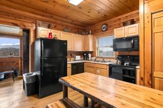 Mama Bear Paw private hot tub two pools - Pigeon Forge - 2