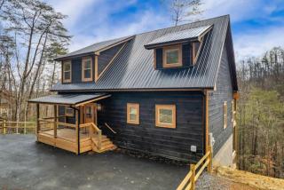 Fox and Fawn Luxury Cabin Indoor Pool Theater - Sevierville - 1