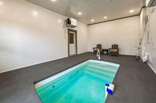 Blue Ridge Bliss Luxury Cabin with Indoor Pool - Sevierville - 2