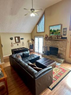 Mystical Haven Honeymoon Cabin - Sevierville - 6