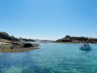 Au cœur de Trégastel, noyée dans la végétation - 5