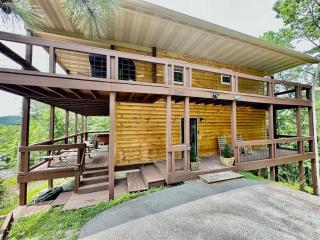 Graceful Smoky Retreat Hot Tub Incredible Views - Sevierville - 7