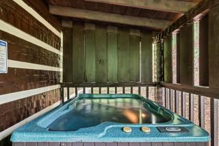 Blissful Bear Heaven- Honeymoon Cabin - Sevierville - 4