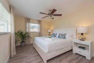 Hevenly Pool House - 1
