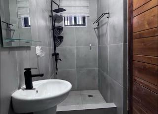 Beautiful 2-bed apartment East Legon - Ajiringano - 8