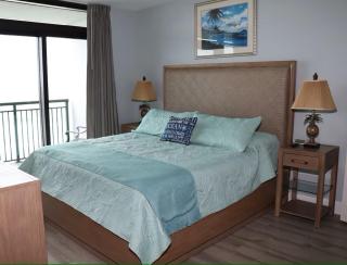 Luxury 2br 2 ba beachfront condo - 4