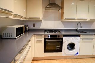 Sleek Canary Wharf Apartment with 5 Star Comfort - London - 5