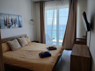 Seafront 3 Bedroom Stylish Apt with Spectacular Seaview - St Paul's Bay - 0