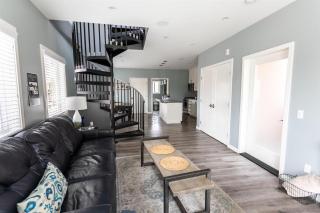 Sunrise Loft BRAND NEW LISTING! - San Diego - 9