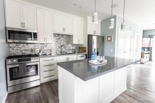 Sunrise Loft BRAND NEW LISTING! - San Diego - 8