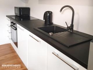 Huge BBQ Garden 2, Spacious Flat, AC, Free Parking 2 - 2