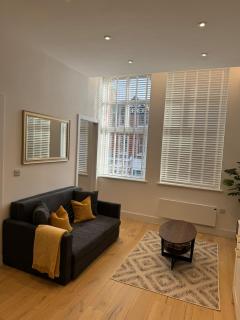 Modern 1-Bed Apartment in Prime Location - Sale - 0