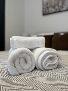 Modern 1-Bed Apartment in Prime Location - Sale - 3