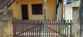 Casa com suíte, WiFi e churrasqueira perto da praia - 8