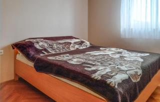 Lovely Apartment In Sveti Filip I Jakov - 1