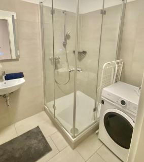 Spacious Modern 2 Bedroom Apartment - Vienne - 3