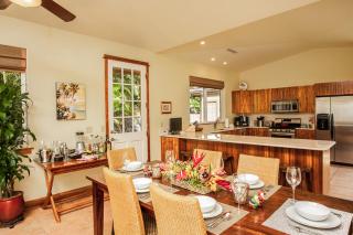 Newly Renovated, Private Beachfront Hideaway Moana Sleeps 8!! - Kihei - 2