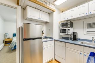 Walk to Ocean and Pier Prime OOB Condo! - Old Orchard Beach - 2