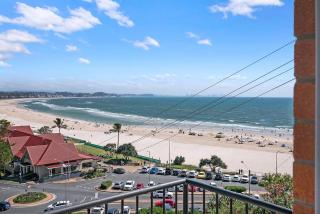 Azure Kirra - Chic Beachfront Living in Coolangatta - Gold Coast - 5